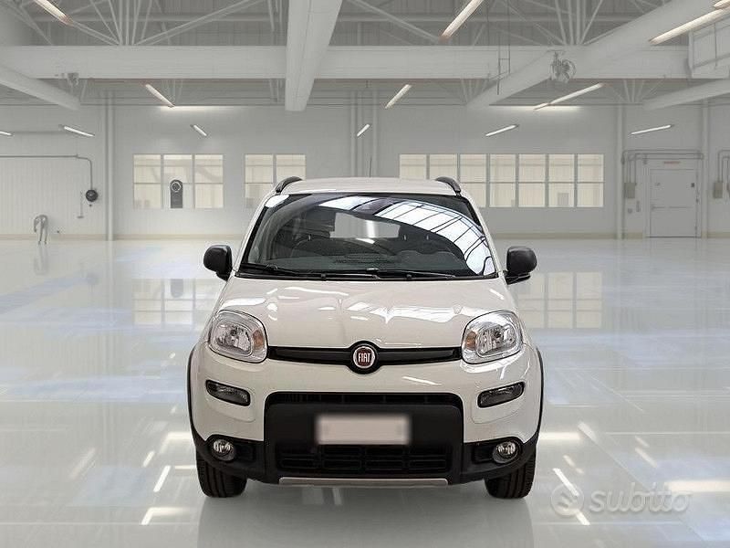 Usata Fiat Panda 4x4 Wild 85 CV (62 kW) 2022 Bianco Utilitaria