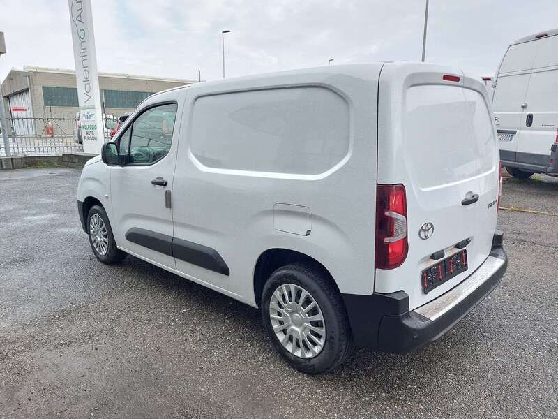 Usata Toyota Proace City City 102 CV (75 kW) 2024 Bianco Monovolume