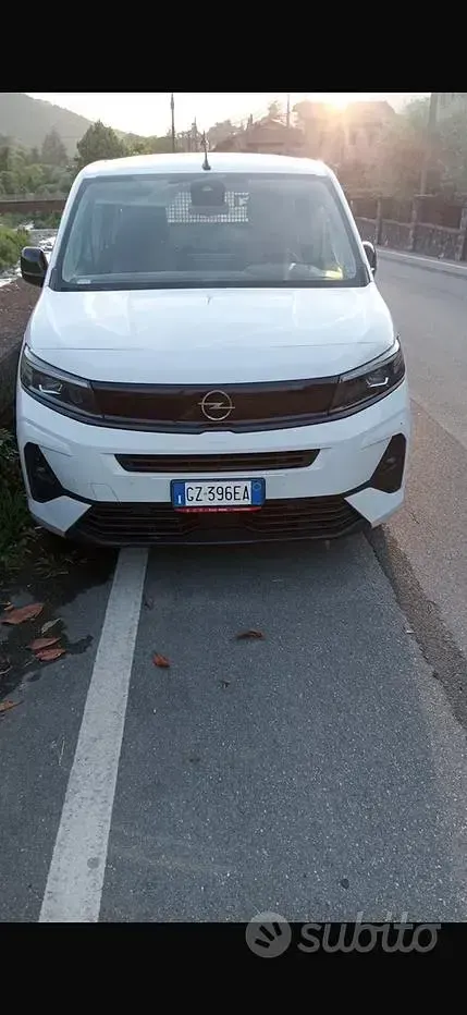 Usata Opel Combo 102 CV (75 kW) 2025 Bianco Monovolume