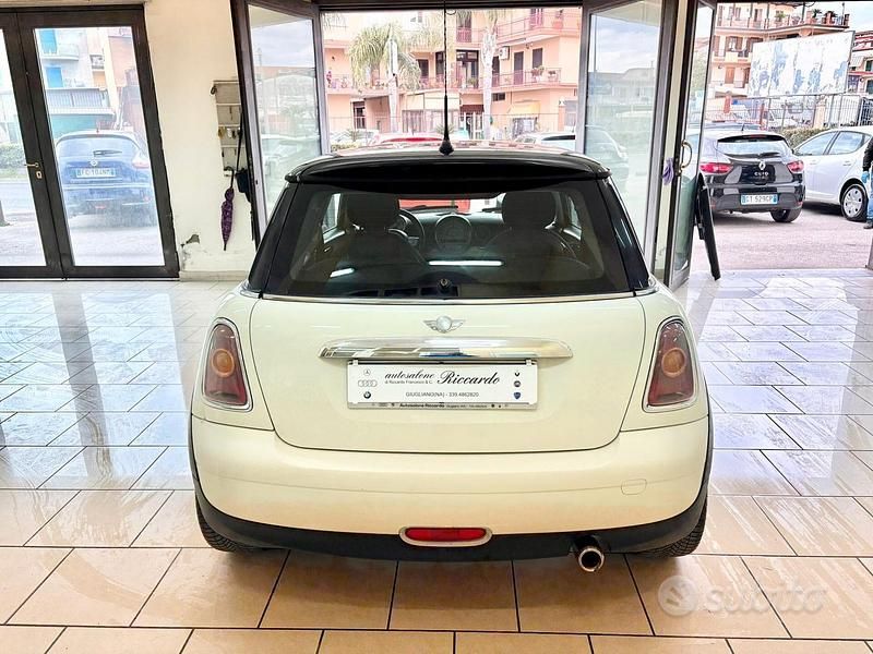 Usata Mini Cooper 109 CV (80 kW) 2007 Beige Utilitaria