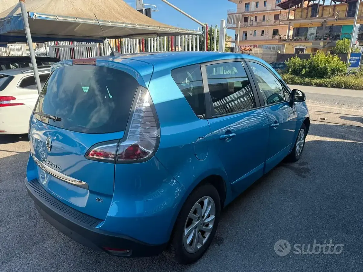 Usata Renault Scénic XMOD 110 CV (80 kW) 2016 Bluazzurro Monovolume
