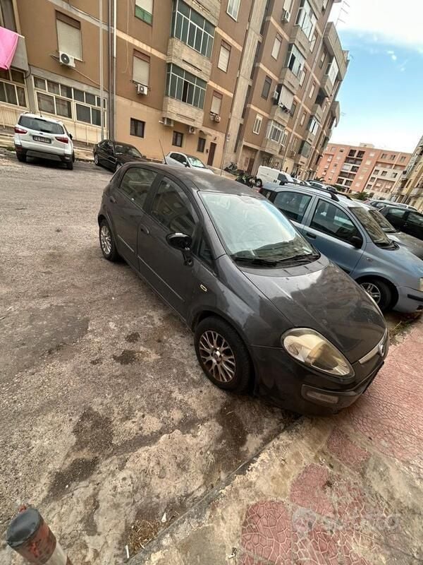 Usata Fiat Punto Evo 69 CV (50 kW) 2011 Grigio Utilitaria