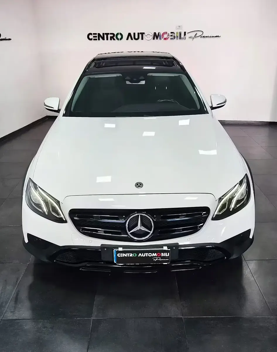 Usata Mercedes E220 Premium Plus 194 CV (142 kW) 2017 Bianco Berlina