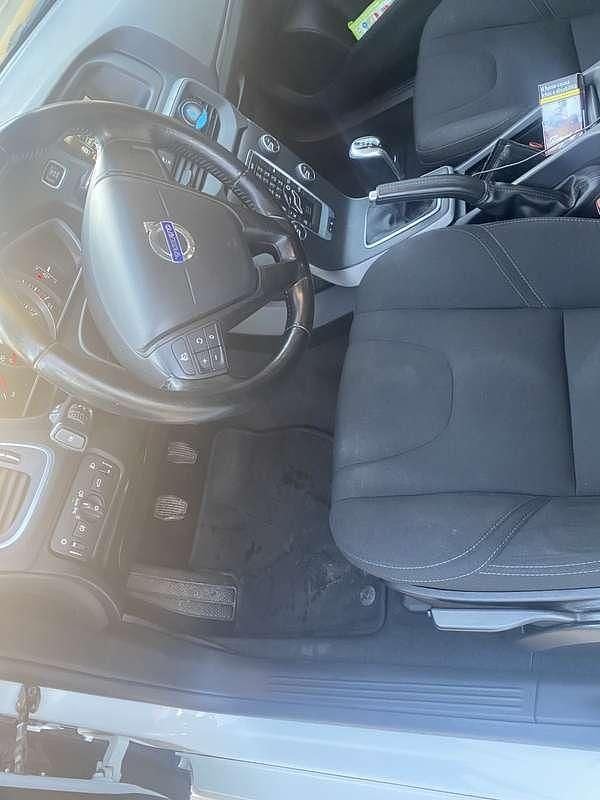 Usata Volvo V40 120 CV (88 kW) 2017 Station wagon