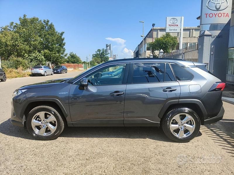 Usata Toyota RAV4 Hybrid 218 CV (160 kW) 2021 Grigio SUV