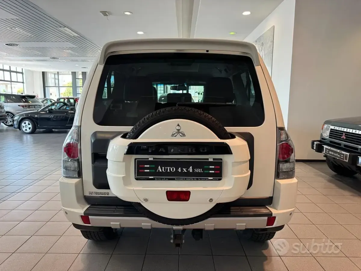 Usata Mitsubishi Pajero Intense 200 CV (147 kW) 2010 Bianco SUV