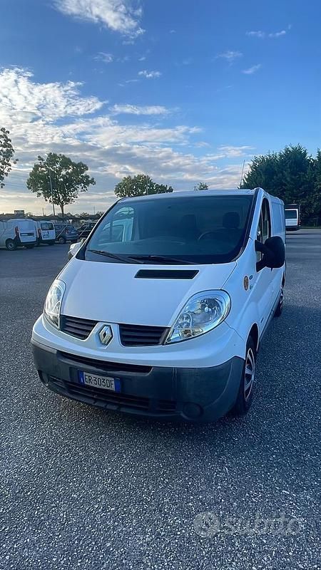 Usata 2013 Renault Trafic Monovolume | 4000 € - Immagine 1/4