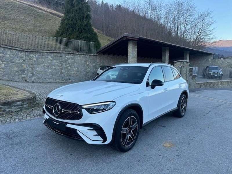 Bianco Usata 2023 Mercedes GLC220 AMG Line Premium Plus SUV | 60.000 € (Cara) - Immagine 1/4