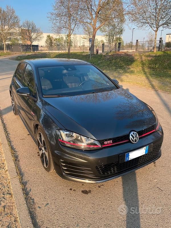 Usata VW Golf VII GTI 230 CV (169 kW) 2016 Grigio Utilitaria