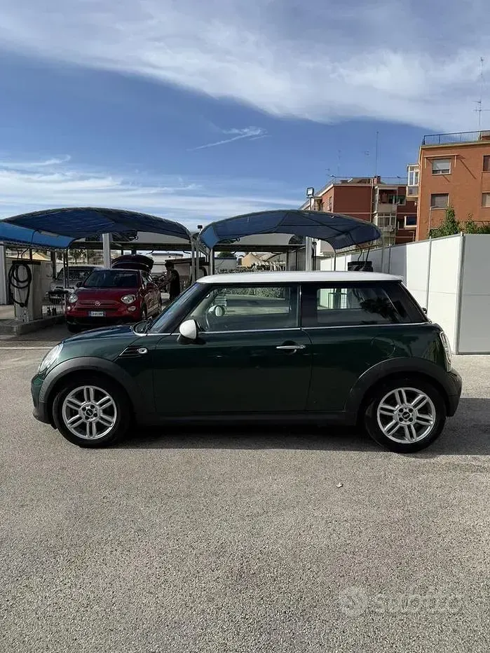 Usata Mini Cooper D 112 CV (82 kW) 2013 Verde Utilitaria