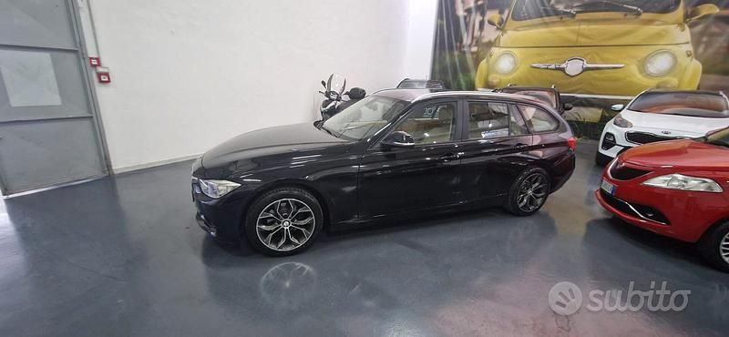 Usata BMW 318 143 CV (105 kW) 2012 Nero Station wagon