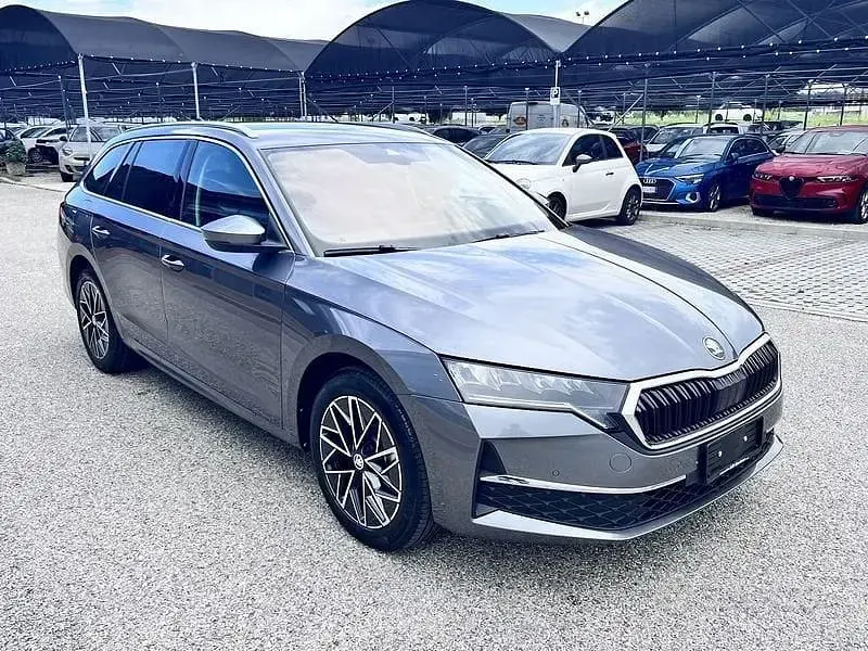 Nuova Skoda Octavia Executive 150 CV (110 kW) 2025 Grigio Station wagon