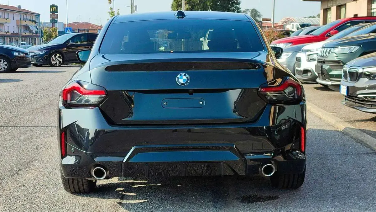 Usata BMW 218 M Sport 156 CV (114 kW) 2025 Nero zaffiro metalizzato Coupé