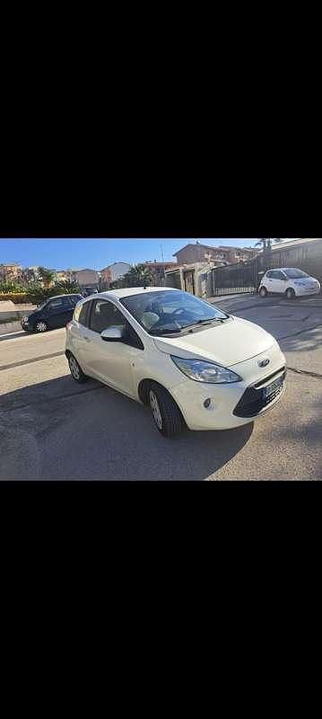 Usata Ford Ka Titanium 69 CV (50 kW) 2013 Bianco Utilitaria