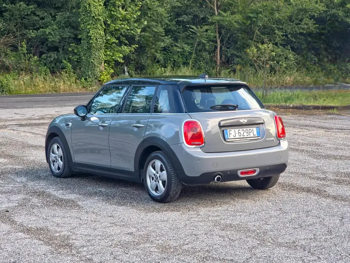 Usata Mini Cooper D Hype 116 CV (85 kW) 2017 Grigio Utilitaria