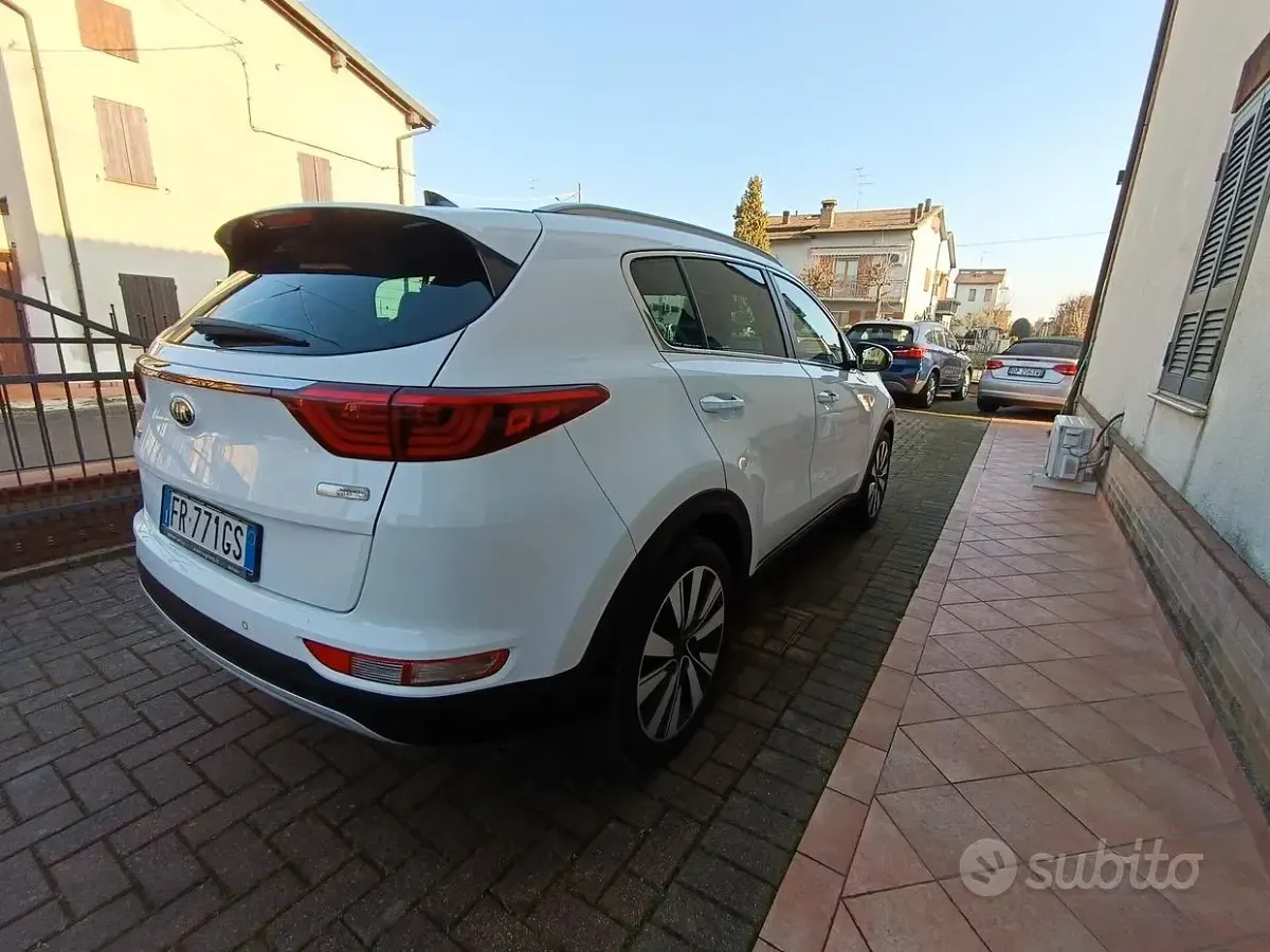 Usata Kia Sportage Style 141 CV (103 kW) 2018 Bianco SUV