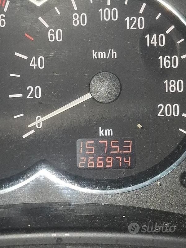 Usado Opel Meriva 101 CV (74 kW) 2004 Monovolumen