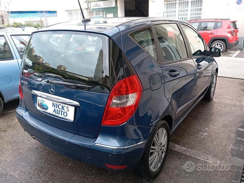 Usata Mercedes A180 116 CV (85 kW) 2010 Blu Berlina