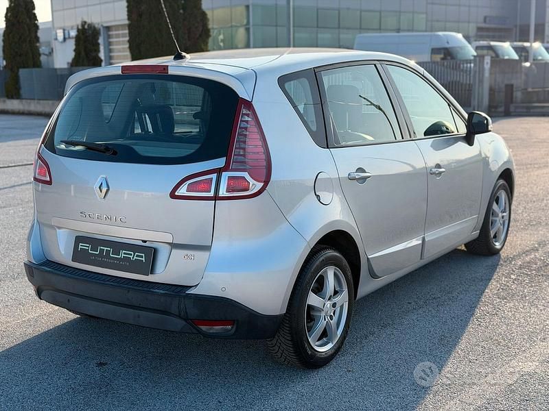 Usata Renault Scénic III Luxe 110 CV (80 kW) 2012 Grigio Monovolume