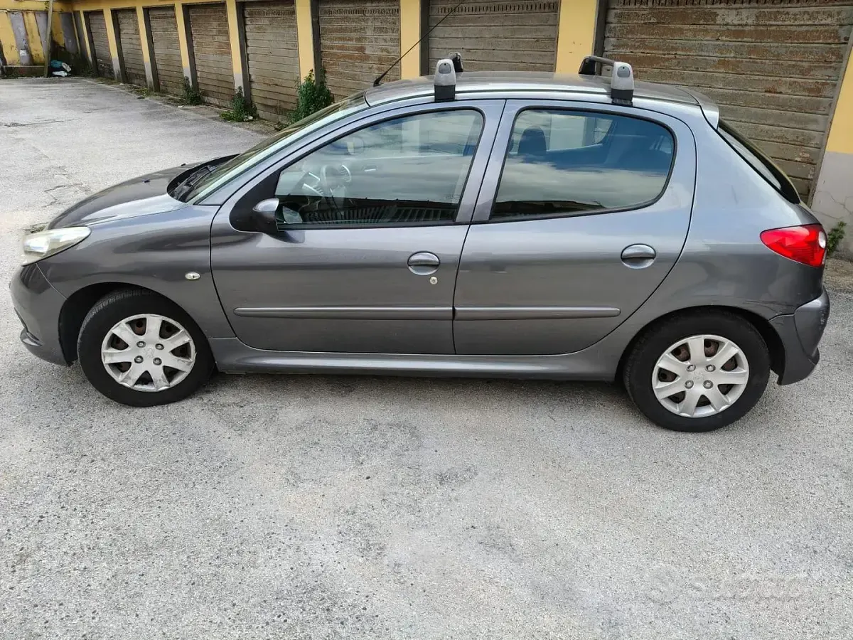 Usata Peugeot 206 88 CV (64 kW) 2011 Grigio Berlina