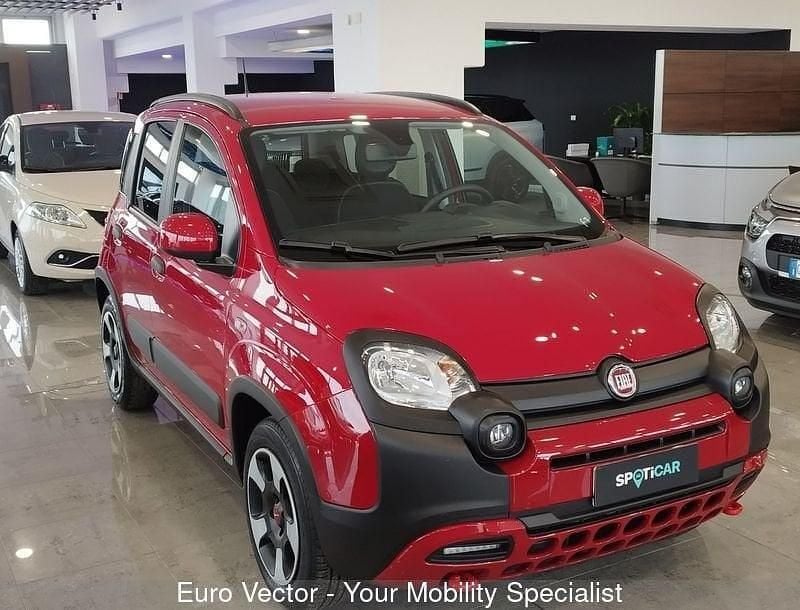 Usata Fiat Panda Cross Cross 69 CV (50 kW) 2024 Rosso Utilitaria