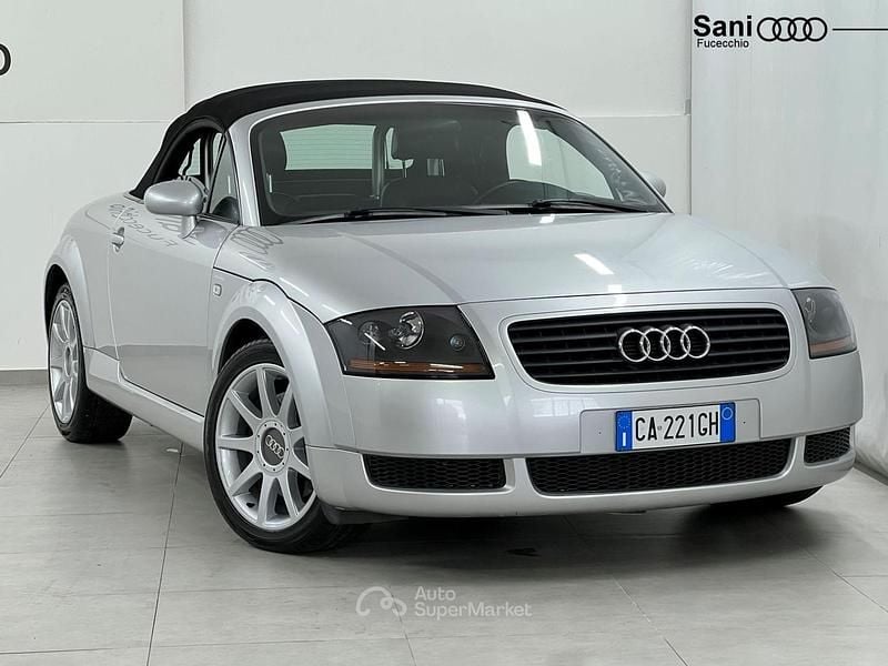 Usata Audi TT 150 CV (110 kW) 2003 Gray Cabrio