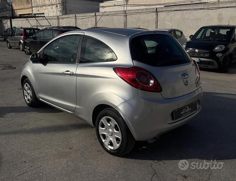 Usata Ford Ka 69 CV (50 kW) 2016 Grigio Berlina