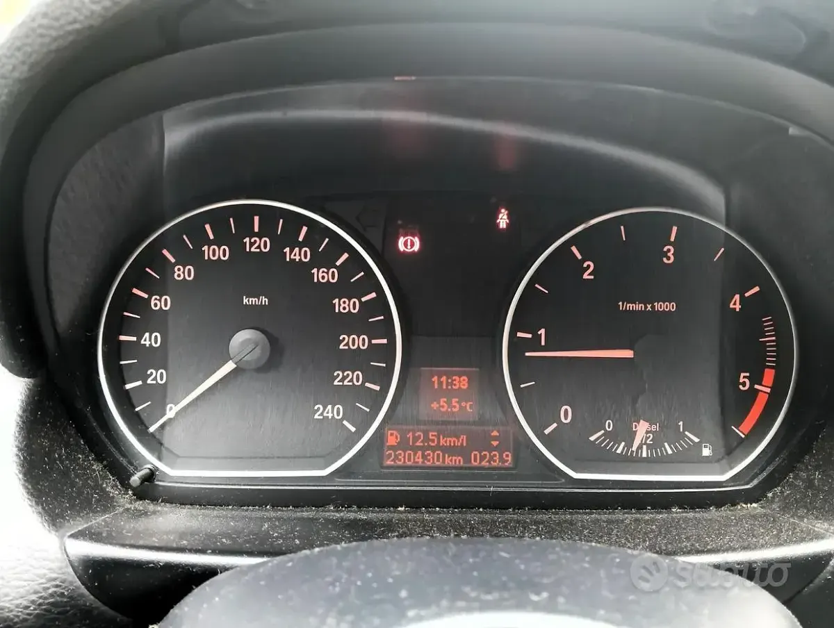 Usata BMW 118 143 CV (105 kW) 2008 Nero Utilitaria