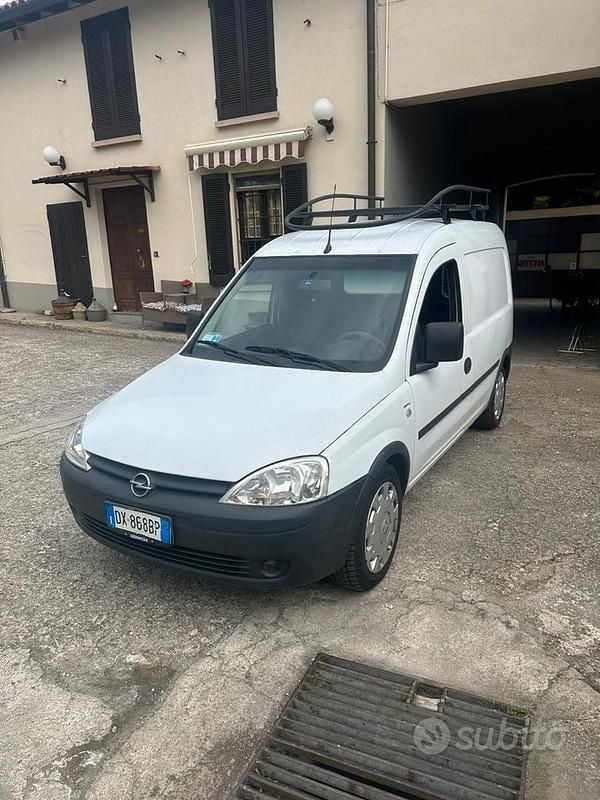 Usata Opel Combo 97 CV (71 kW) 2009 Bianco Monovolume