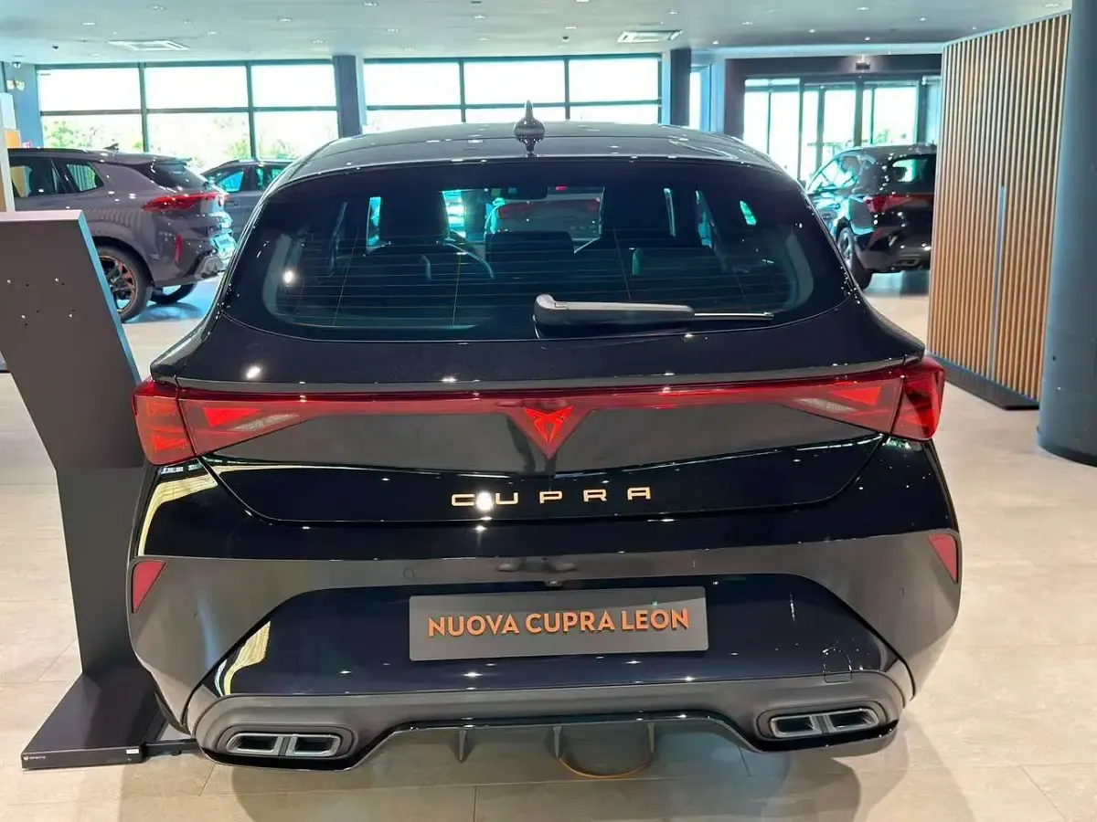 Nuova Cupra Leon 150 CV (110 kW) 2026 Nero midnight Berlina