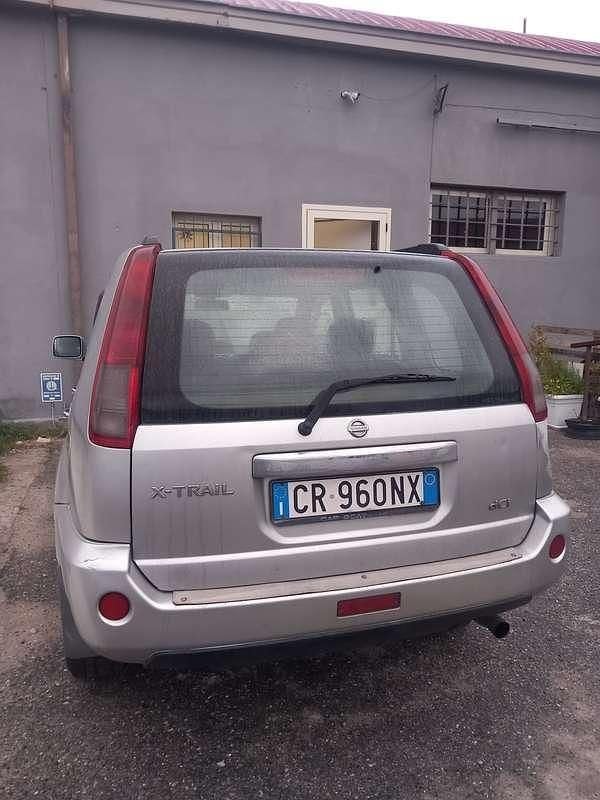 Usata Nissan X-Trail 136 CV (100 kW) 2004 Argento SUV