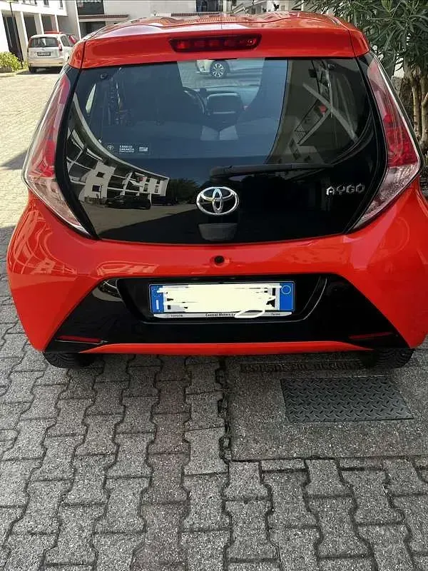Usata Toyota Aygo X-play 73 CV (53 kW) 2016 Utilitaria