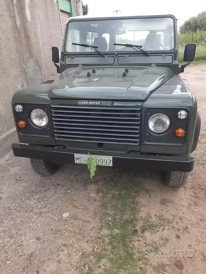 Usata Land Rover Defender 86 CV (63 kW) 1989 Verde SUV