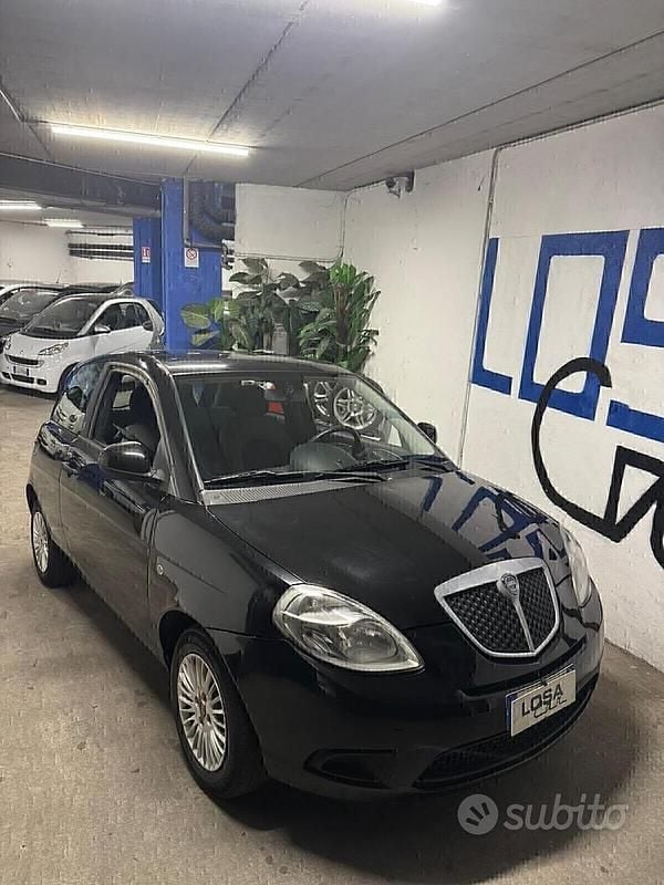 Usata Lancia Ypsilon 60 CV (44 kW) 2009 Nero Utilitaria
