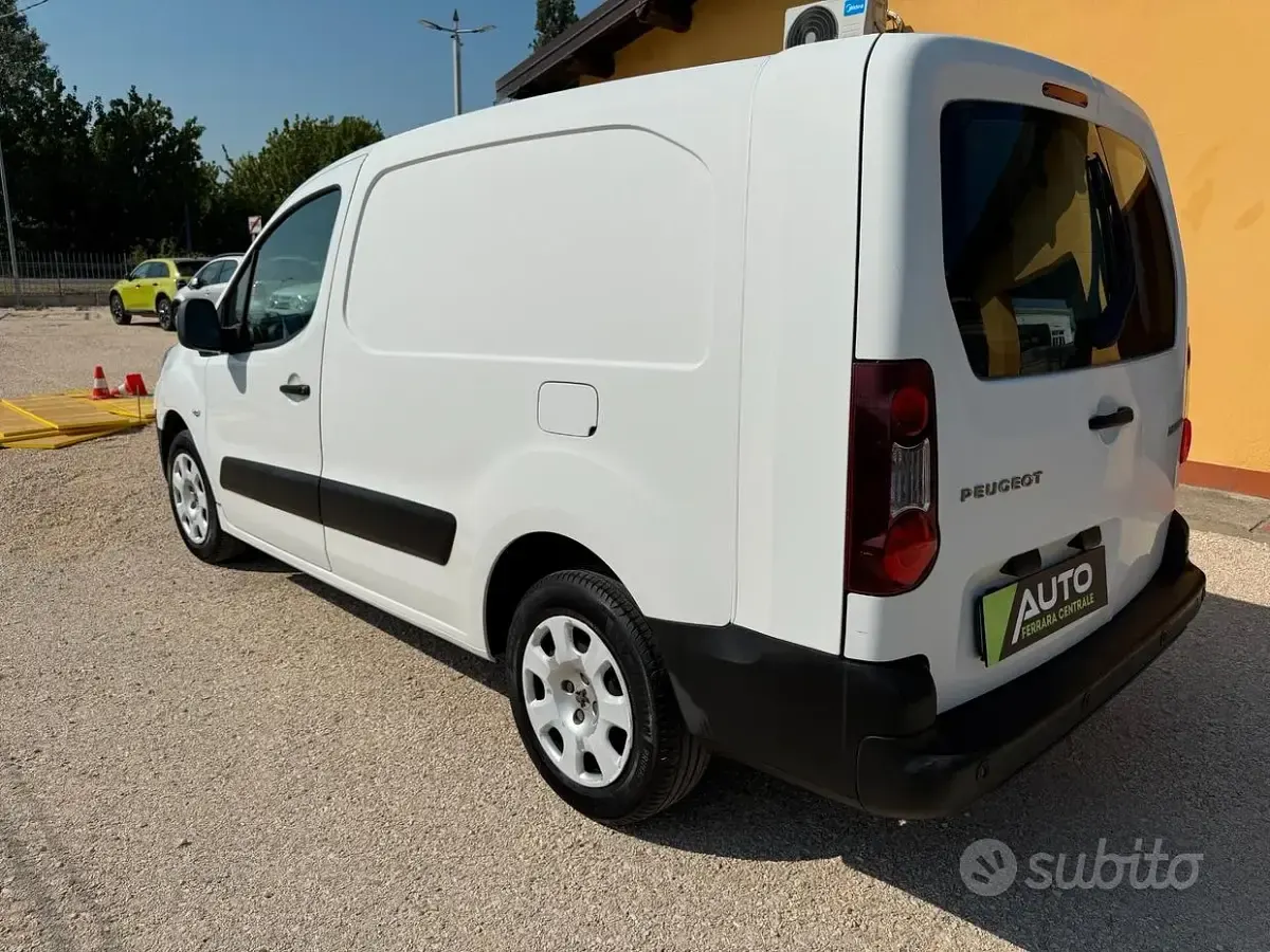 Usata Peugeot Partner 90 CV (66 kW) 2013 Bianco Monovolume