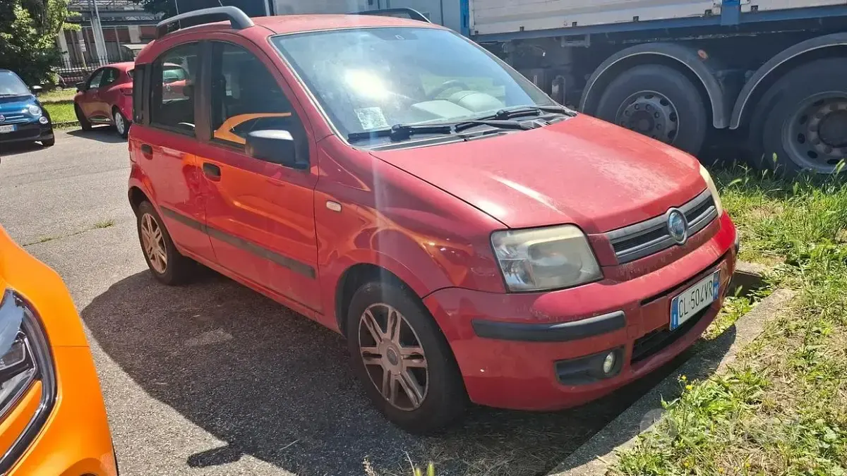 Usata Fiat Panda Emotion 60 CV (44 kW) 2004 Rosso Utilitaria