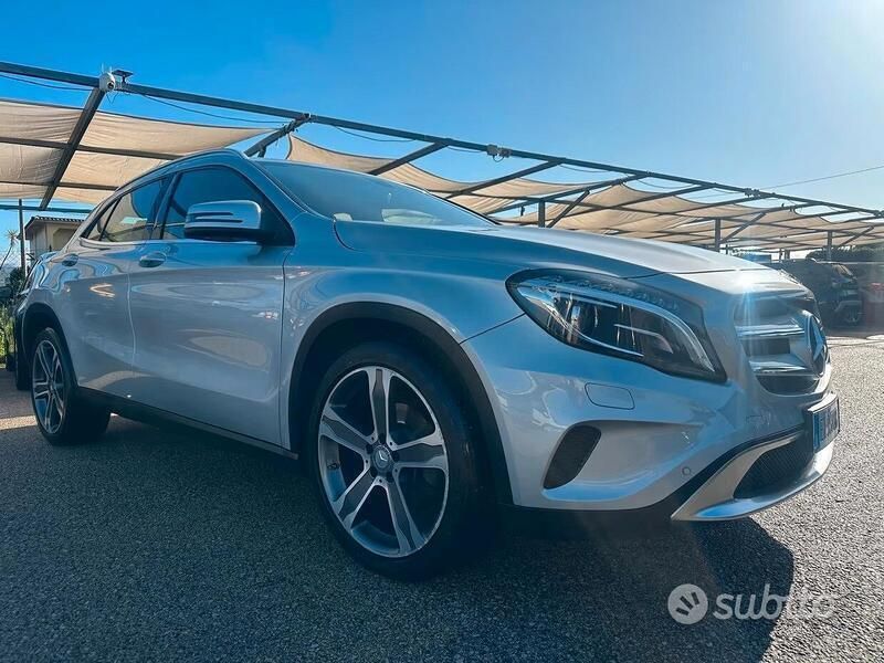 Grigio Usata 2014 Mercedes GLA220 Premium SUV | 15.000 € (Ottimo prezzo) - Immagine 1/4