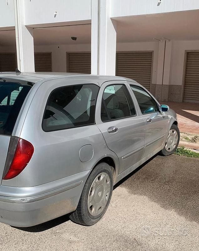 Usata Lancia Lybra 116 CV (85 kW) 2004 Grigio Station wagon