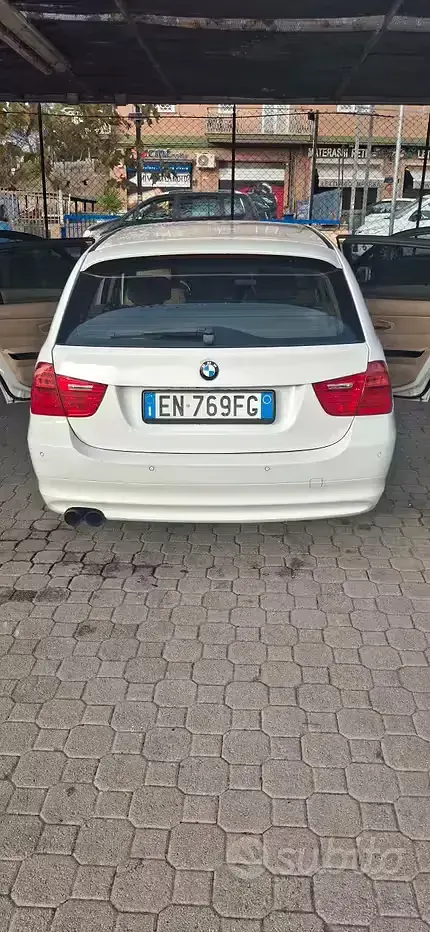 Usata BMW 318 143 CV (105 kW) 2010 Bianco Station wagon