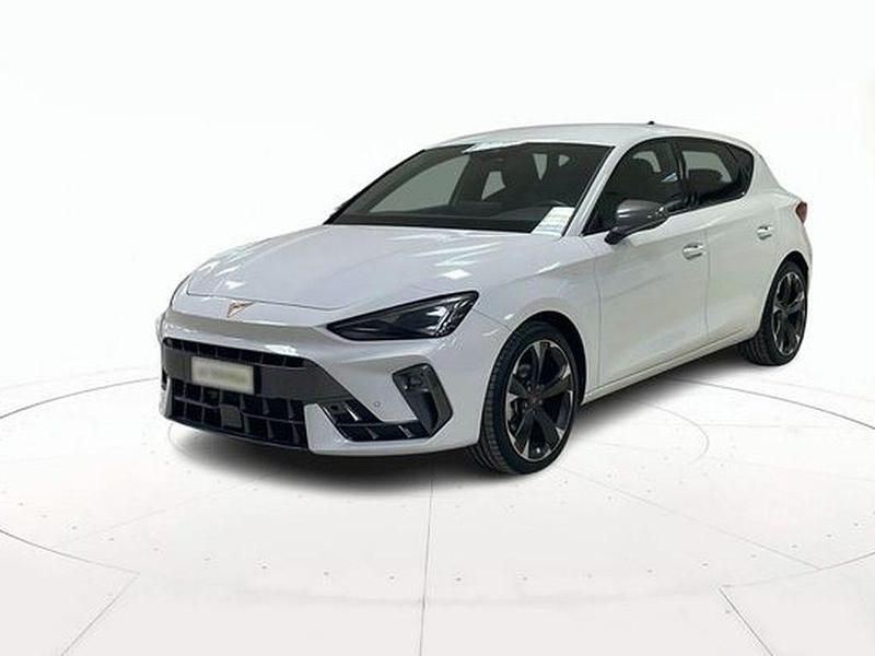 Usata Cupra Leon 150 CV (110 kW) 2025 Bianco / pastello Berlina
