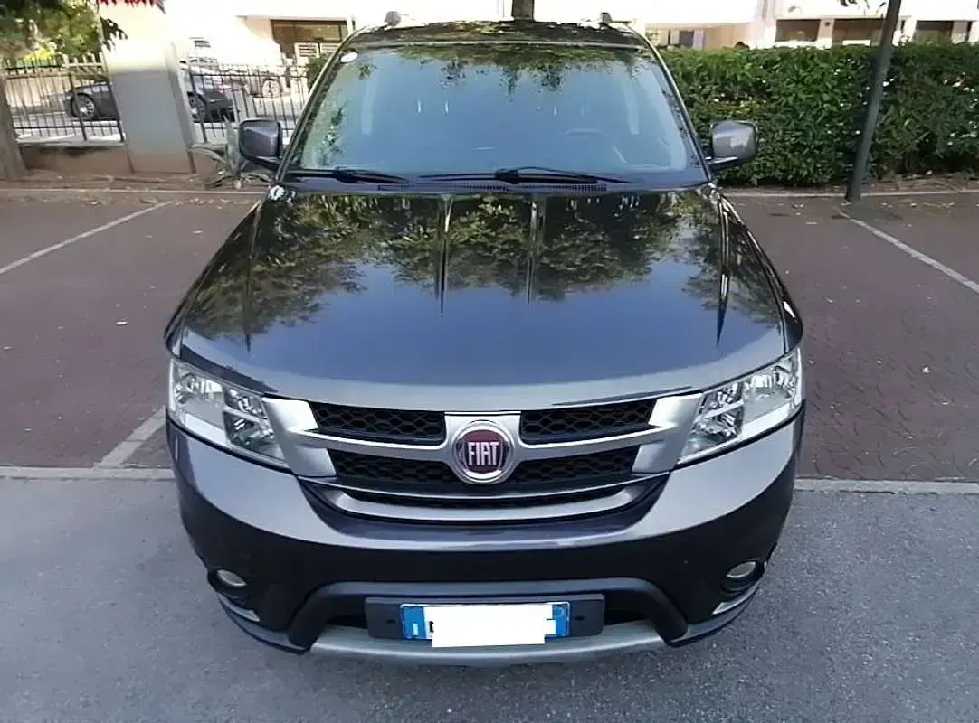 Usata Fiat Freemont Lounge 170 CV (125 kW) 2013 Grigio SUV