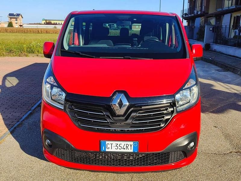 Usata Renault Trafic 145 CV (106 kW) 2015 Rosso Monovolume