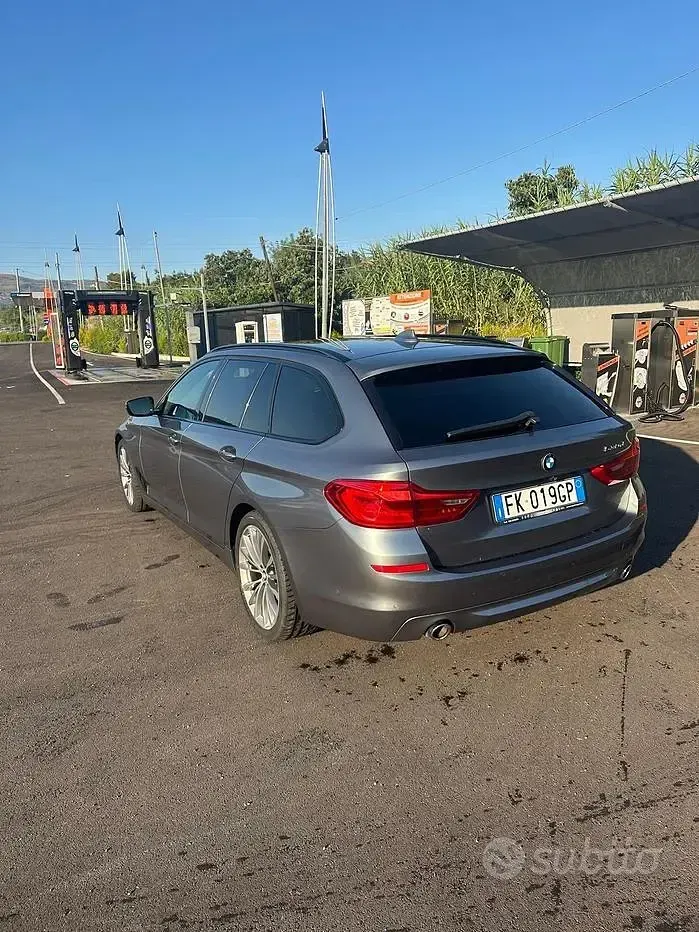 Usata BMW 530 Luxury Line 258 CV (189 kW) 2017 Grigio Station wagon