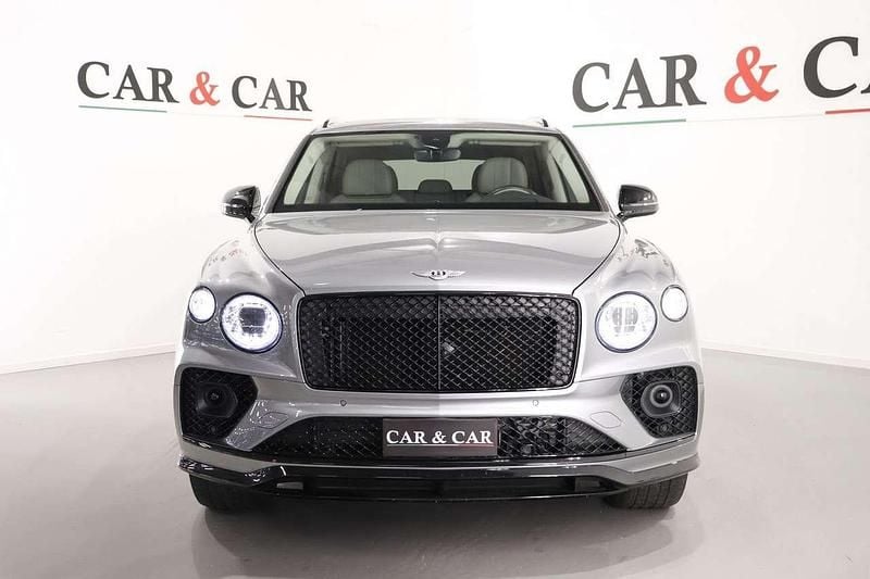 Usata Bentley Bentayga 549 CV (403 kW) 2021 Hallmark silver SUV