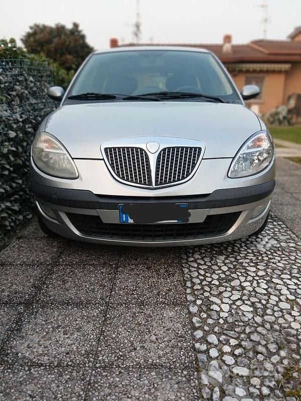 Usata Lancia Ypsilon 60 CV (44 kW) 2005 Utilitaria