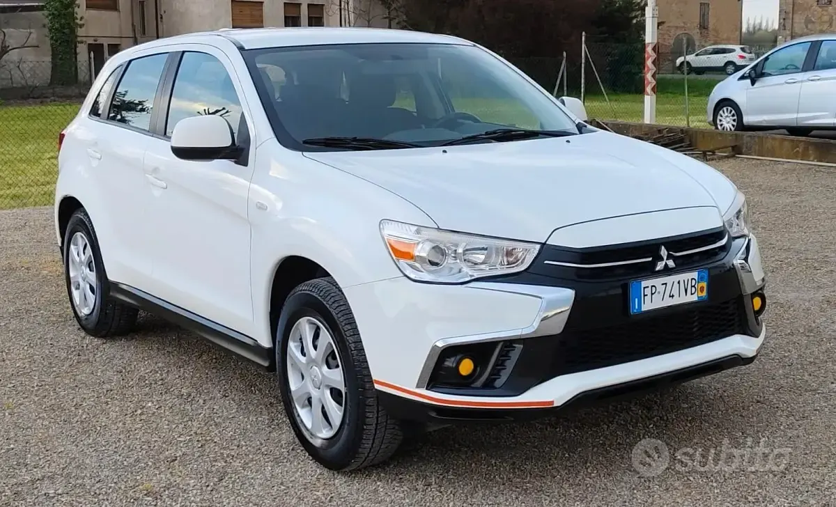 Usata Mitsubishi ASX Instyle 117 CV (86 kW) 2018 Bianco SUV