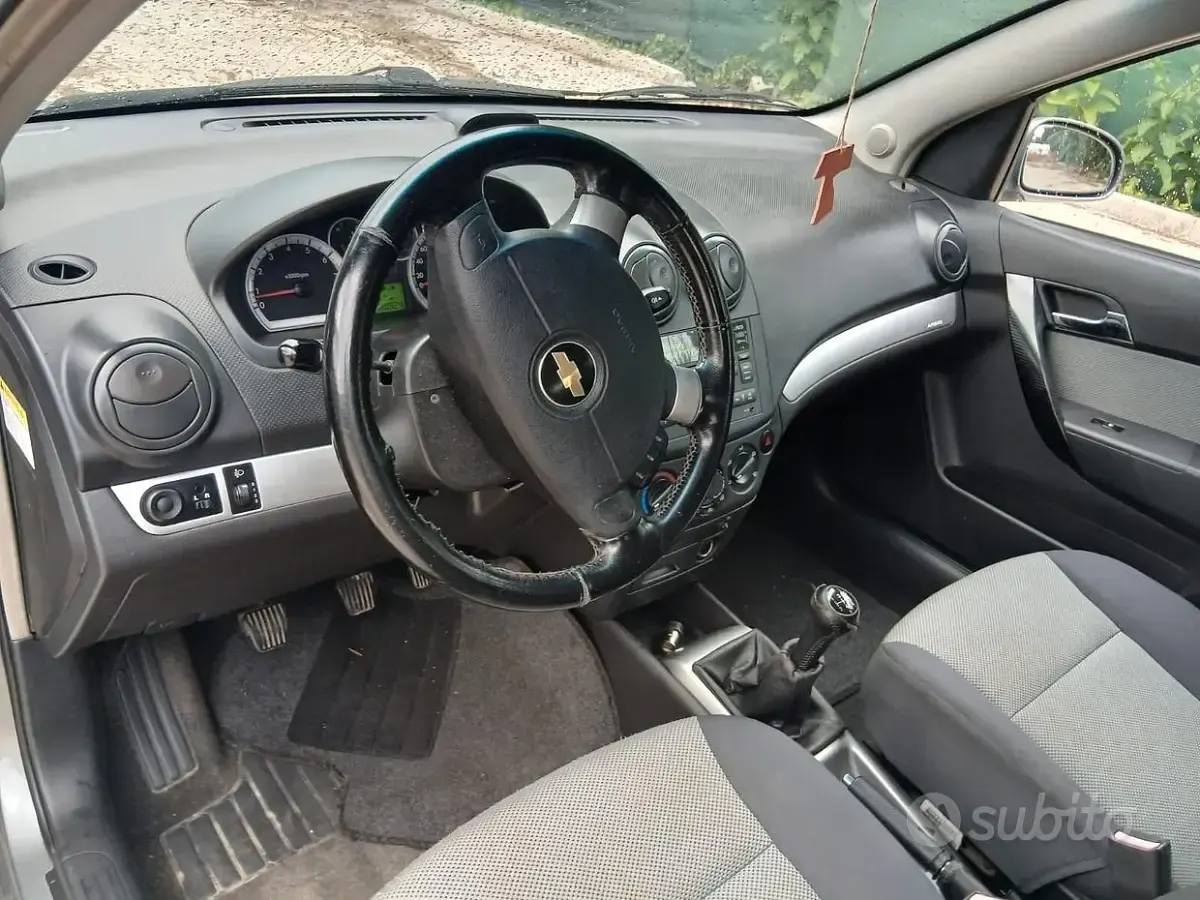 Usata Chevrolet Aveo 84 CV (61 kW) 2010 Grigio Berlina