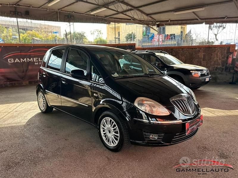 Usata Lancia Musa Platinum 95 CV (69 kW) 2012 Nero Monovolume