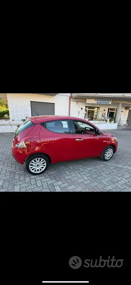 Usata Lancia Ypsilon 60 CV (44 kW) 2013 Rosso Utilitaria