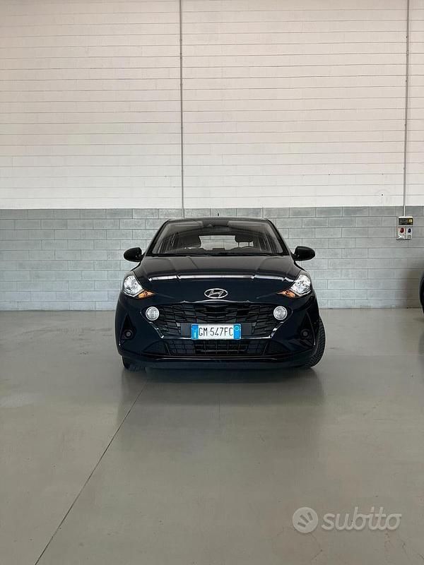 Usata Hyundai i10 Advanced 67 CV (49 kW) 2022 Grigio Utilitaria